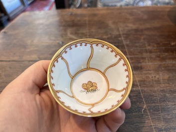 Service &agrave; th&eacute; en porcelaine de Chine dor&eacute; &agrave; d&eacute;cor de papillon, Qianlong