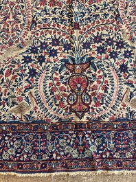 Een Perzisch Kerman (Kirman) tapijt met floraal decor, wol op katoen, eerste helft 20ste eeuw