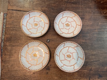 Service &agrave; th&eacute; en porcelaine de Chine dor&eacute; &agrave; d&eacute;cor de papillon, Qianlong