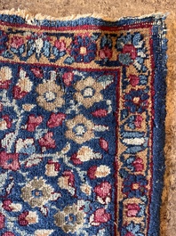 Een Perzisch Kerman (Kirman) tapijt met floraal decor, wol op katoen, eerste helft 20ste eeuw