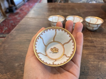 Service &agrave; th&eacute; en porcelaine de Chine dor&eacute; &agrave; d&eacute;cor de papillon, Qianlong