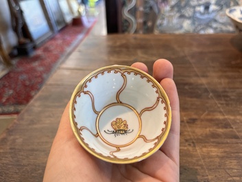 Service &agrave; th&eacute; en porcelaine de Chine dor&eacute; &agrave; d&eacute;cor de papillon, Qianlong
