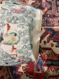Zes Chinese famille rose en qianjiang cai vazen met floraal en figuratief decor, 19de/20ste eeuw