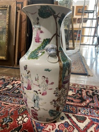 Zes Chinese famille rose en qianjiang cai vazen met floraal en figuratief decor, 19de/20ste eeuw