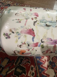 Zes Chinese famille rose en qianjiang cai vazen met floraal en figuratief decor, 19de/20ste eeuw
