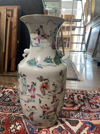 Zes Chinese famille rose en qianjiang cai vazen met floraal en figuratief decor, 19de/20ste eeuw