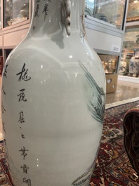 Drie Chinese famille verte borden met paleissc&egrave;nes en een famille rose vaas met dames in een paleistuin, 19de/20ste eeuw