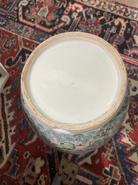 Zes Chinese famille rose en qianjiang cai vazen met floraal en figuratief decor, 19de/20ste eeuw