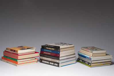 Een interessante en uitgebreide collectie kunstboeken en tentoonstellingscatalogi, 20ste eeuw
