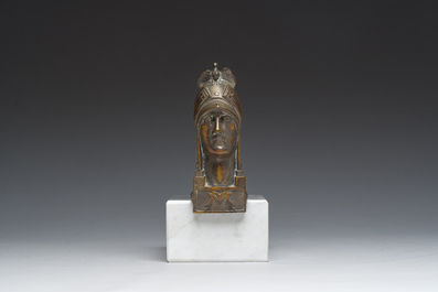 Pierre De Soete (1886-1948): Minerva, bruingepatineerd brons op een witmarmeren basis