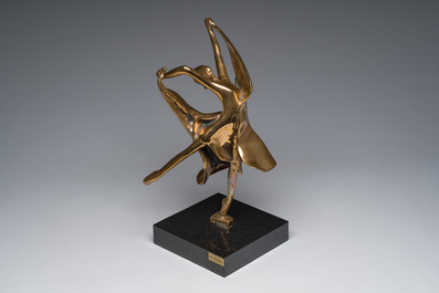 Avi Kenan (1951): 'Ballerina', brons op een marmeren voet, ed. 29/100, gedateerd 1983