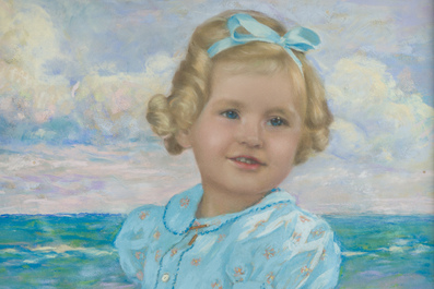 Ferdinand Buyle (1872&ndash;1950): Portret van een klein meisje met een pop aan het strand, pastel op papier, gedateerd (19)38