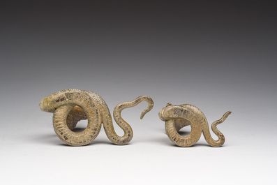 Franz Xaver Bergmann (1861-1936): Twee Weense polychroom koud beschilderde bronzen modellen van cobra's, 19de/20ste eeuw
