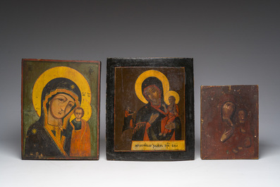 Drie Russisch-orthodoxe 'Moeder Gods' iconen, 19de/20ste eeuw