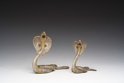 Franz Xaver Bergmann (1861-1936): Twee Weense polychroom koud beschilderde bronzen modellen van cobra's, 19de/20ste eeuw