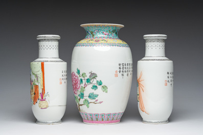 Drie Chinese famille rose vazen met paleissc&egrave;nes en vogels tussen bloesemtakken, Qianlong merken, Republiek, 20ste eeuw