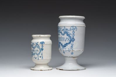 Twee blauw-witte apothekerspotten, mogelijk Antwerpen, 18de eeuw