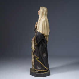 Een grote polychroom gedecoreerde plaasteren figuur van de Heilige Margaretha met haar hond, 19de/20ste eeuw