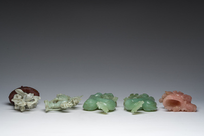Negen Chinese sculpturen in hardsteen, w.o. jade en kwarts, 19de/20ste eeuw