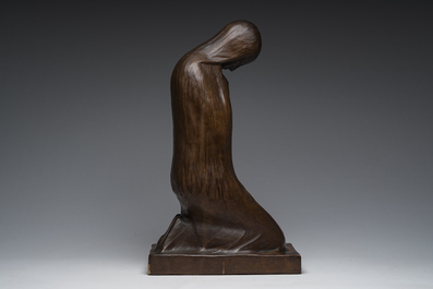 Pieter Franz Tinel (1895-1964): De geknielde vrouw, bronsgepatineerd plaaster