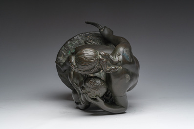 French school, follower of James Pradier (1790-1852): Venus and Cupid, green patinated bronze, 19th C.