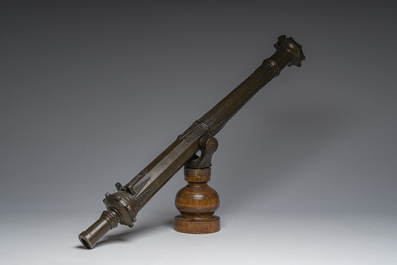 An Indonesian or Malaysian bronze mobile 'Lantaka' cannon, 18th/19th C.