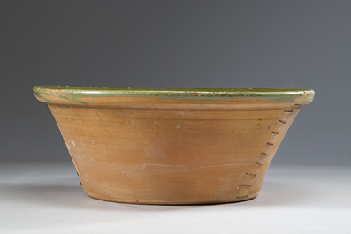 A French Proven&ccedil;al green-glazed 'tian' bowl, late 19th C.