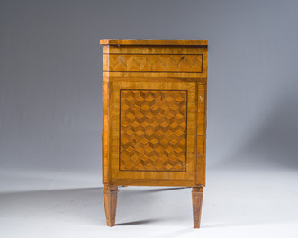 A French Louis XVI style bronze mounted parquetry veneered wooden chest of drawers, 19th C.