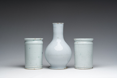 A varied collection of ten Delft blue and white pharmacy jars, 18th/19th C.