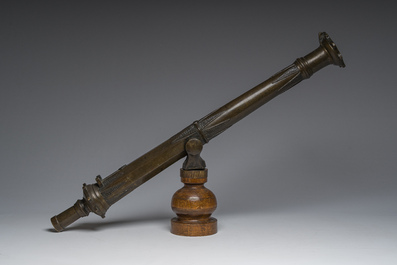 An Indonesian or Malaysian bronze mobile 'Lantaka' cannon, 18th/19th C.