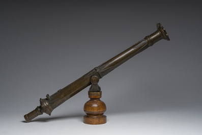 An Indonesian or Malaysian bronze mobile 'Lantaka' cannon, 18th/19th C.