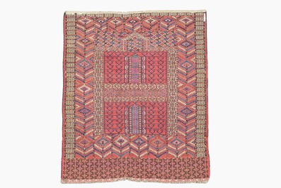 A Turkmen Hatchlu rug with geometric design, wool on cotton, 20th C.