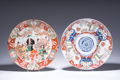 Two Japanese Imari and Kutani dishes with an animated scene and floral design, Meiji, 19th/20th C.