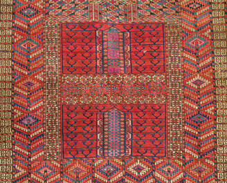 A Turkmen Hatchlu rug with geometric design, wool on cotton, 20th C.