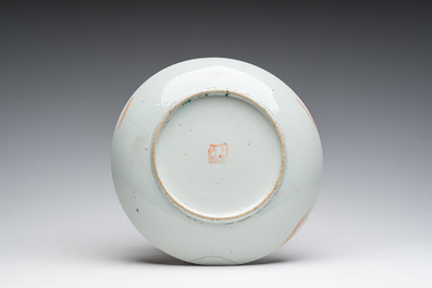 A varied collection of Chinese famille rose and famille verte porcelain, 19th/20th C.