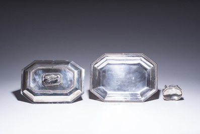 A varied collection of English silver and silver-plated tableware, 19th/20th C.