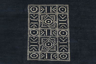 A French Art Deco rug with geometric design, monogrammed J.P., wool on cotton, first half 20th C.