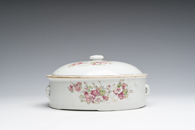 A varied collection of Chinese famille rose and qianjiang cai porcelain with floral design and animated scenes, 19th/20th C.