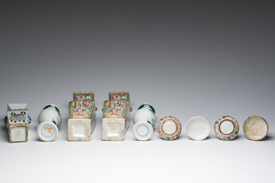 A varied collection of Chinese famille rose and famille verte porcelain, 19th/20th C.
