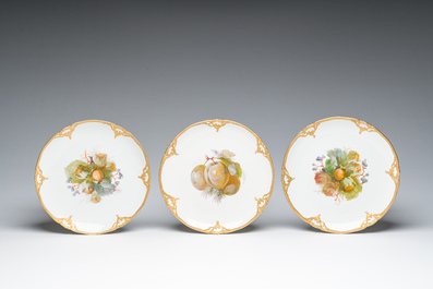 Six German gold layered and polychrome decorated porcelain 'fruit and nut' plates, KPM, Berlin, first quarter 20th C.