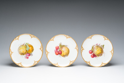 Six German gold layered and polychrome decorated porcelain 'fruit and nut' plates, KPM, Berlin, first quarter 20th C.