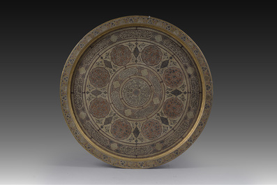 A large Islamic 'Mamluk revival' inlaid brass tray, Egypt or Syria, 19th/20th C.