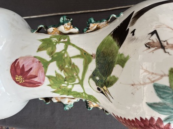 A Chinese qianjiang cai vase with a bird among blossoming branches, 19th/20th C.
