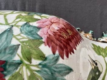 A Chinese qianjiang cai vase with a bird among blossoming branches, 19th/20th C.