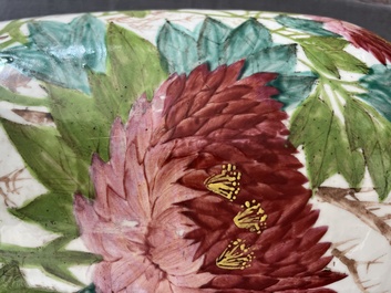 A Chinese qianjiang cai vase with a bird among blossoming branches, 19th/20th C.
