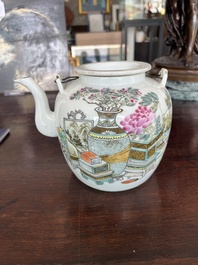 Three Chinese famille rose and qianjiang cai teapots and covers with floral design and antiquities, 19th/20th C.