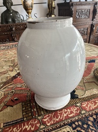 A large English Delftware blue and white pharmacy jar with a cartouche, probably Lambeth, 18th C.