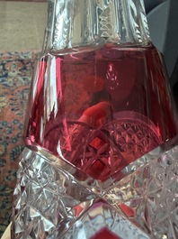 Six partly coloured overlay crystal cut glasses and one decanter, Val Saint Lambert, model Verrept, Belgium, third quarter 20th C.