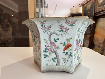 A hexagonal Chinese famille rose jardini&egrave;re with floral design, 19th C.
