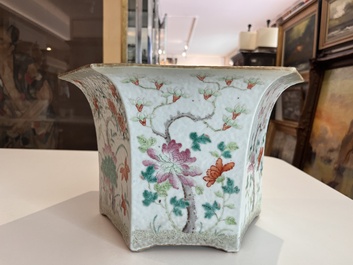 A hexagonal Chinese famille rose jardini&egrave;re with floral design, 19th C.